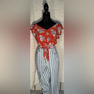 American Eagle floral cropped summer top